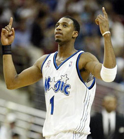 一个怀揣梦 一个怀揣梦